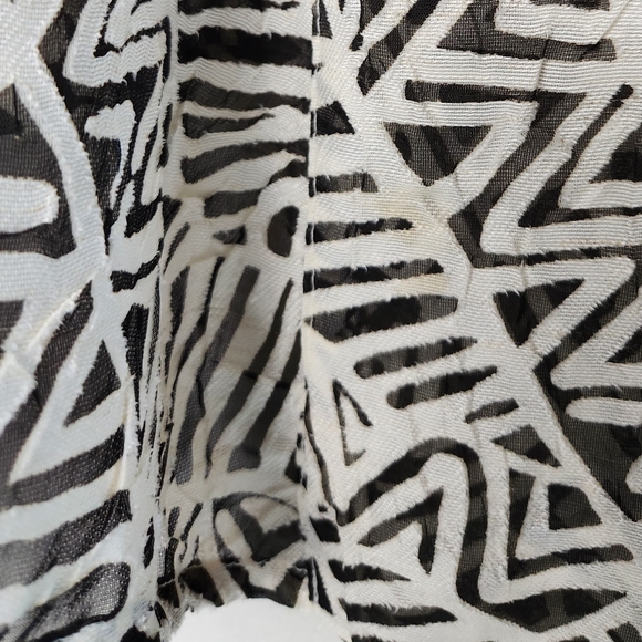 Chico's Geometric Black and White Open Jacket - Picture 6 of 6